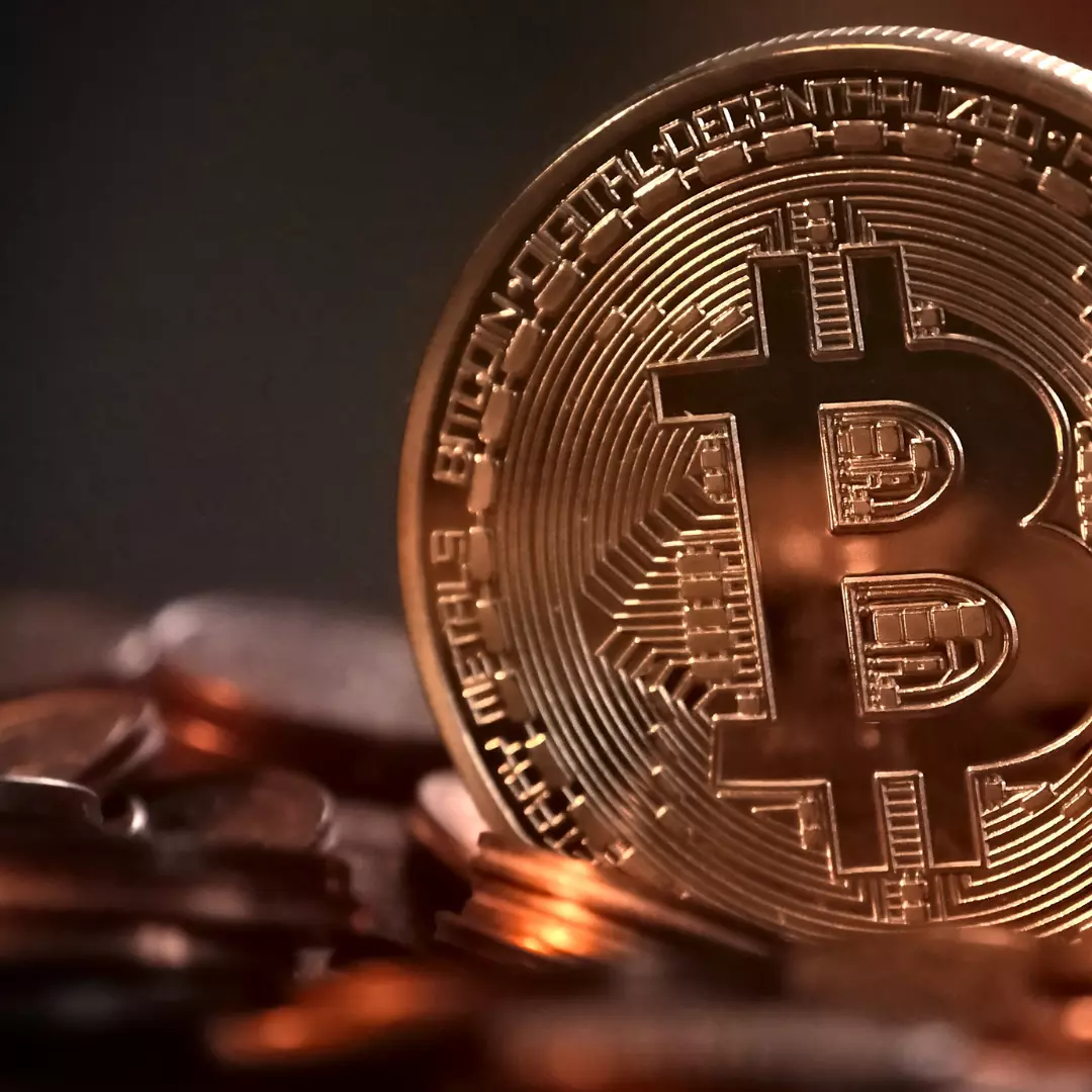 Criptomoedas Alcançam Novos Patamares, Impulsionando o Debate Regulatório